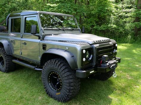 Monarch defender - Monarch Defender Fit for a King/Queen The world is yours Call or email us for yours. 312-866-0908 info@monarchdefender.com #landroverdefender #landrover #defender #offroad #offroadextreme #4x4 #overland #defender90 #defender110 #defender130 #td4 #td5 #v8 #newdefender #defender2020 #car #bigwheels #outdoor #expeditionvehicle #onelifeliveit …